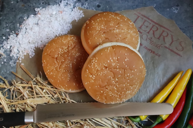 Bulka velká, balená se sezamem 4x 75g