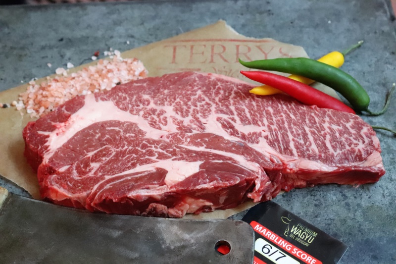 Wagyu Chuck roll URUG_BMS 5-7